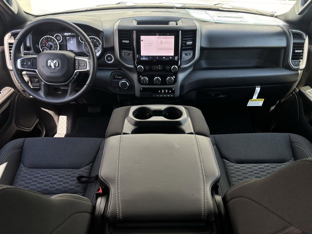 RAM 1500 Tradesman Crew Cab SWB 2WD 2026