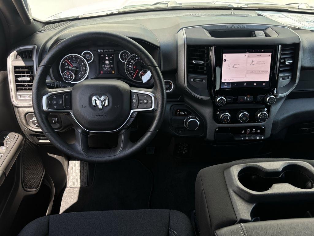 RAM 1500 Tradesman Crew Cab SWB 2WD 2026