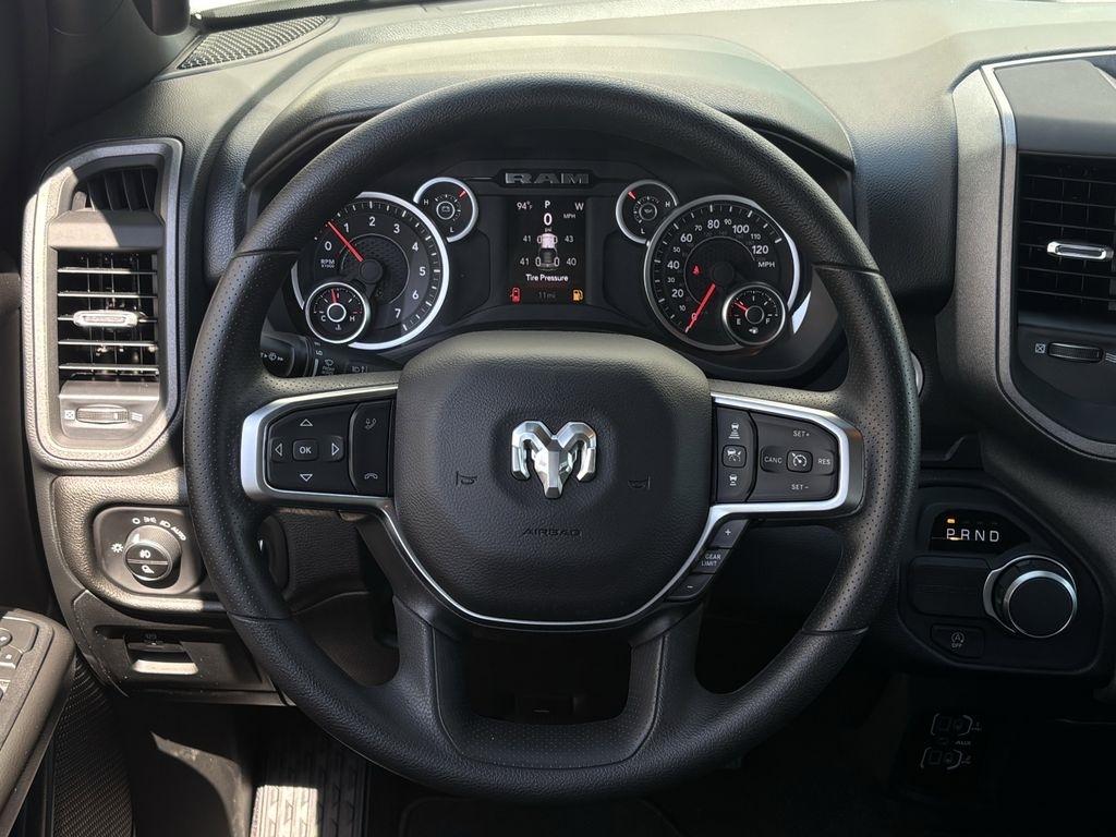 RAM 1500 Tradesman Crew Cab SWB 2WD 2026