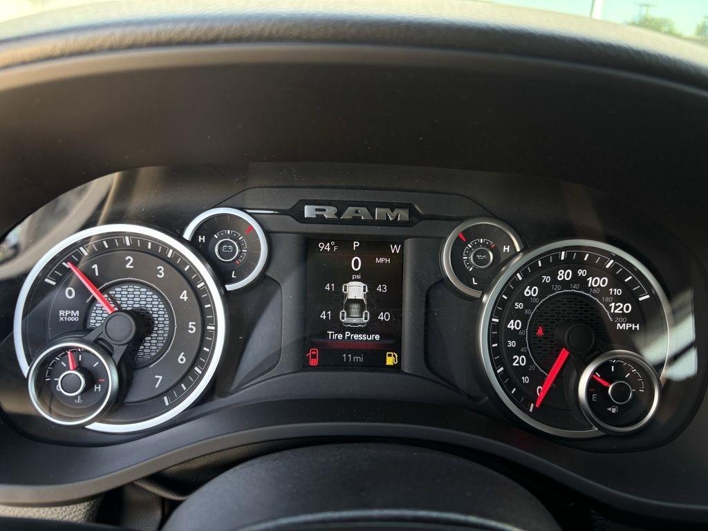 RAM 1500 Tradesman Crew Cab SWB 2WD 2026
