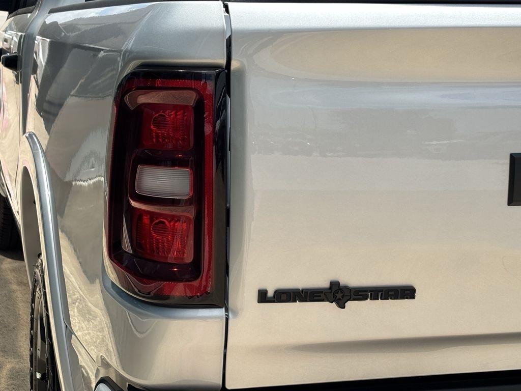 RAM 1500 Big Horn Crew Cab SWB 4WD 2026