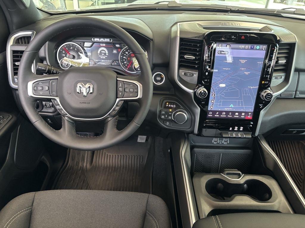RAM 1500 Big Horn Crew Cab SWB 4WD 2026