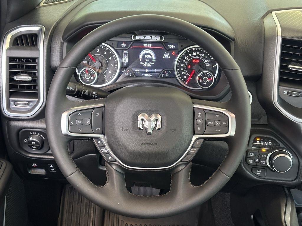 RAM 1500 Big Horn Crew Cab SWB 4WD 2026