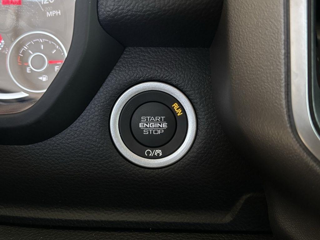 RAM 1500 Big Horn Crew Cab SWB 4WD 2026