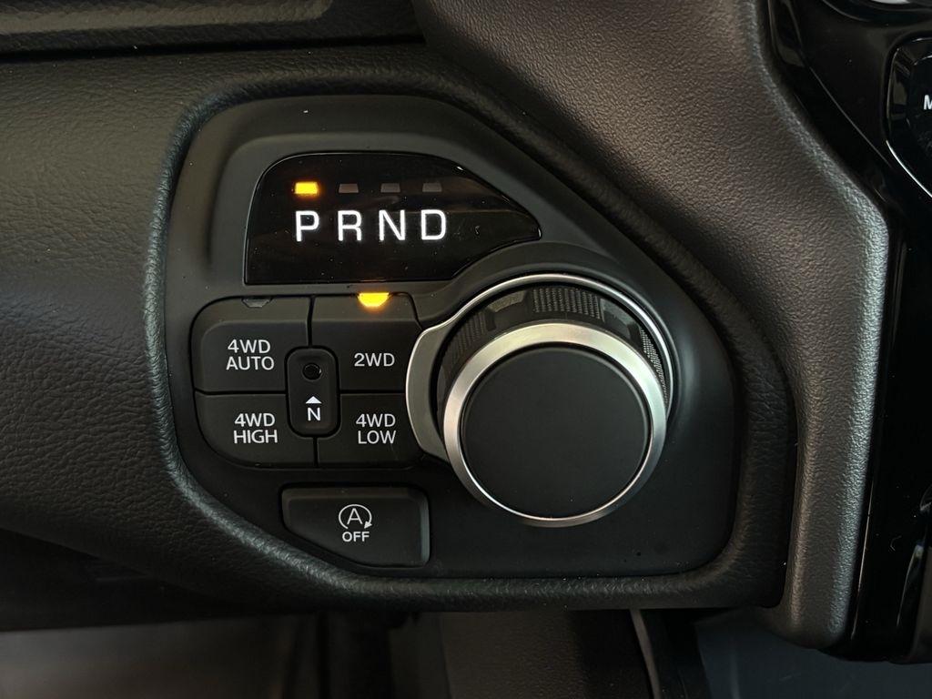 RAM 1500 Big Horn Crew Cab SWB 4WD 2026