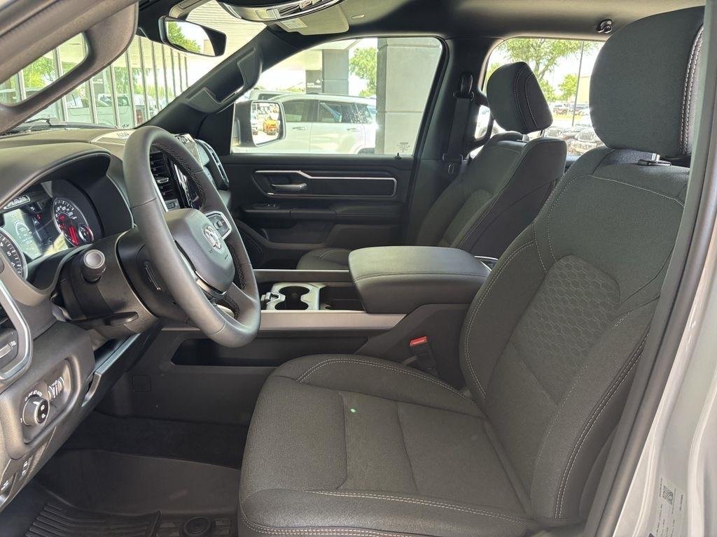 RAM 1500 Big Horn Crew Cab SWB 4WD 2026