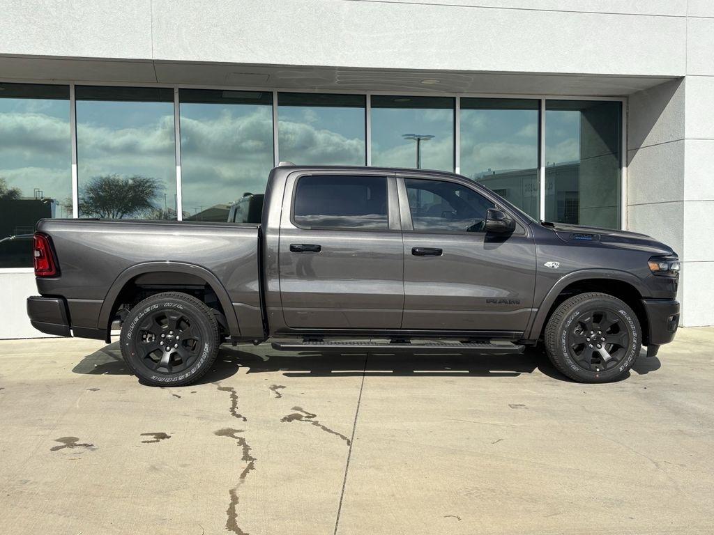 RAM 1500 Big Horn Crew Cab SWB 4WD 2026