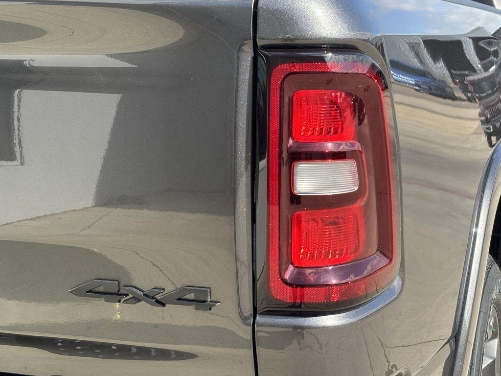 RAM 1500 Big Horn Crew Cab SWB 4WD 2026