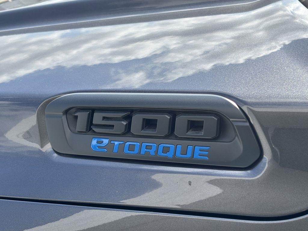 RAM 1500 Big Horn Crew Cab SWB 4WD 2026