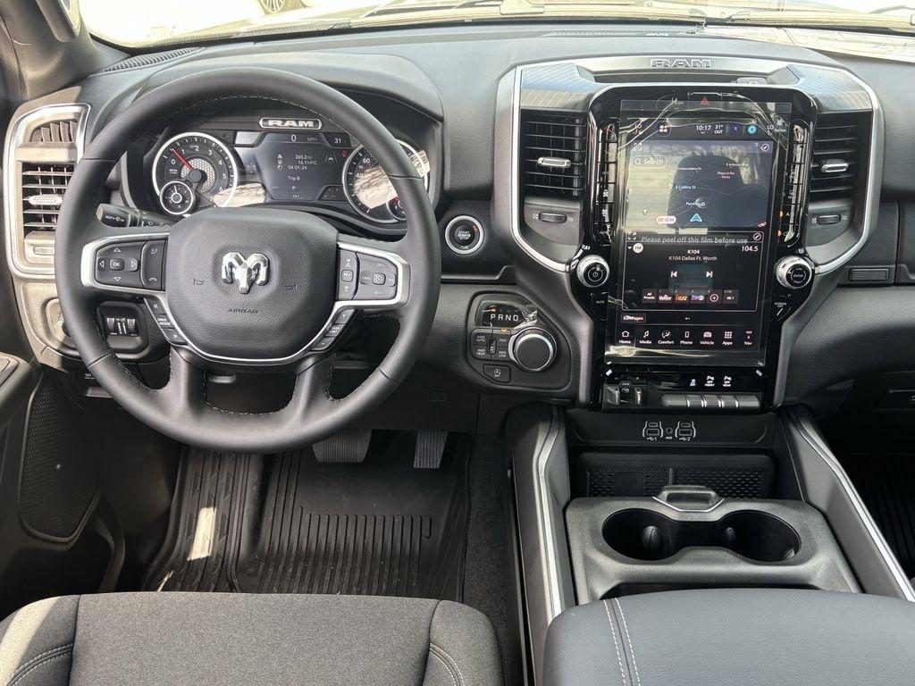 RAM 1500 Big Horn Crew Cab SWB 4WD 2026