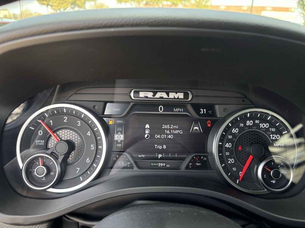 RAM 1500 Big Horn Crew Cab SWB 4WD 2026