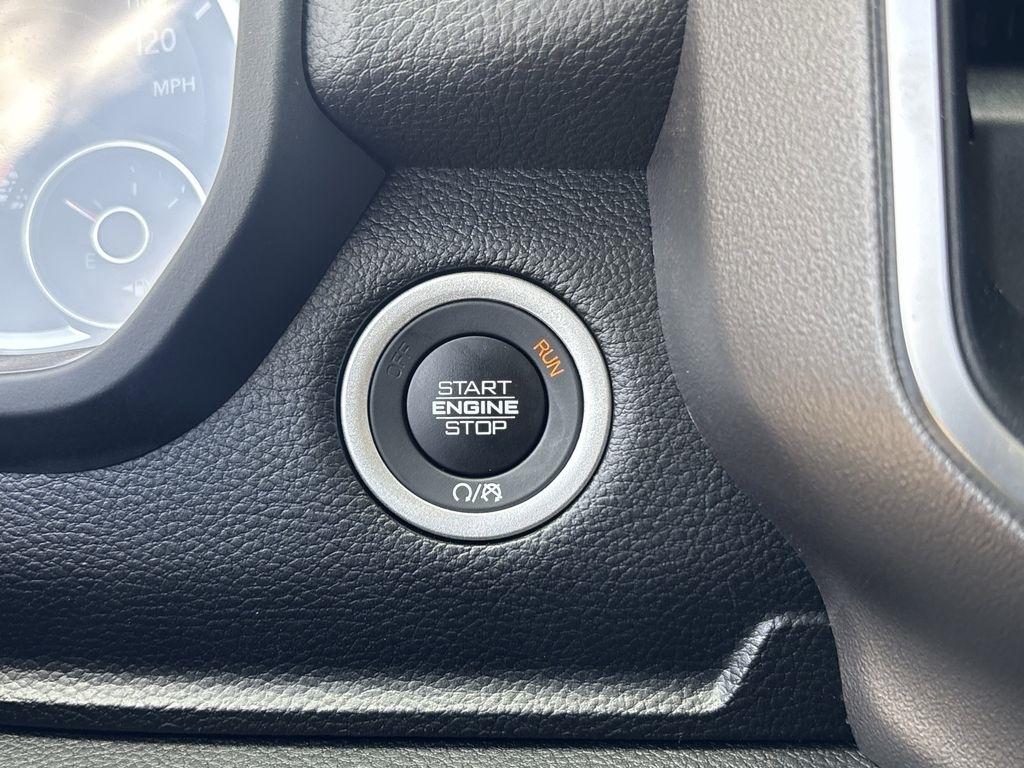 RAM 1500 Big Horn Crew Cab SWB 4WD 2026