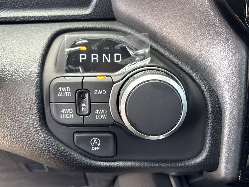 RAM 1500 Big Horn Crew Cab SWB 4WD 2026