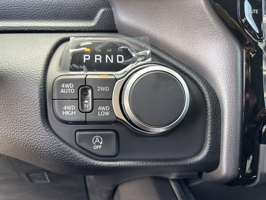 RAM 1500 Big Horn Crew Cab SWB 4WD 2026