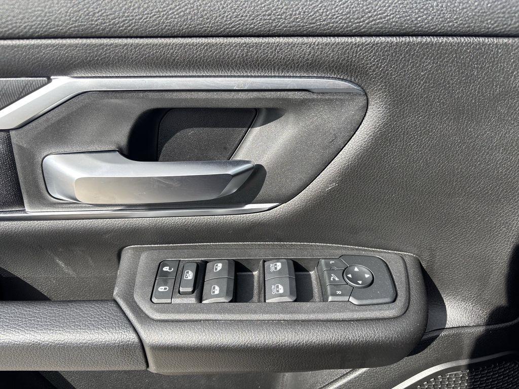 RAM 1500 Big Horn Crew Cab SWB 4WD 2026