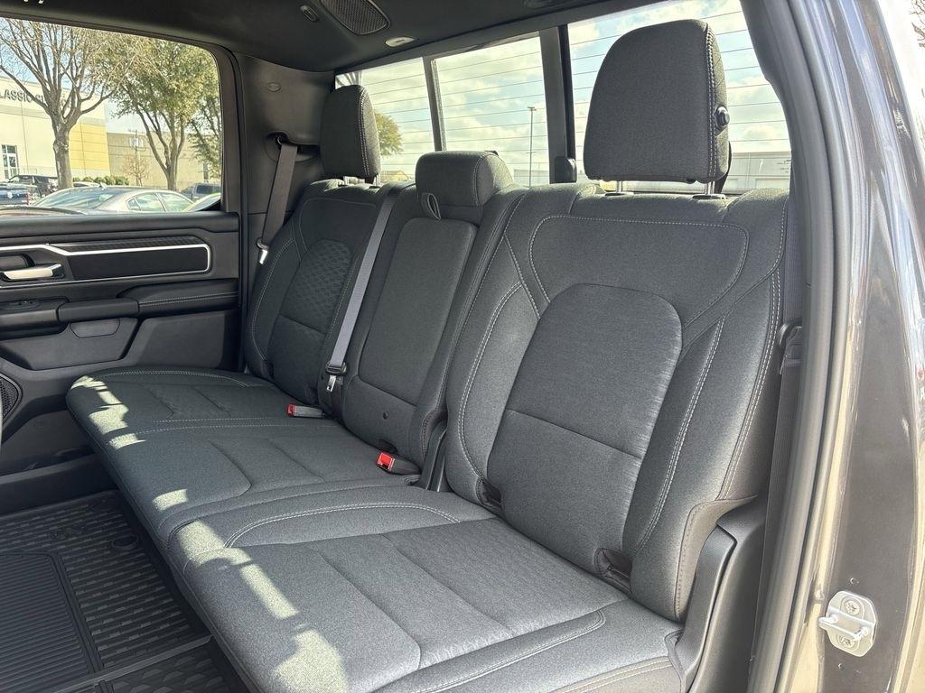 RAM 1500 Big Horn Crew Cab SWB 4WD 2026