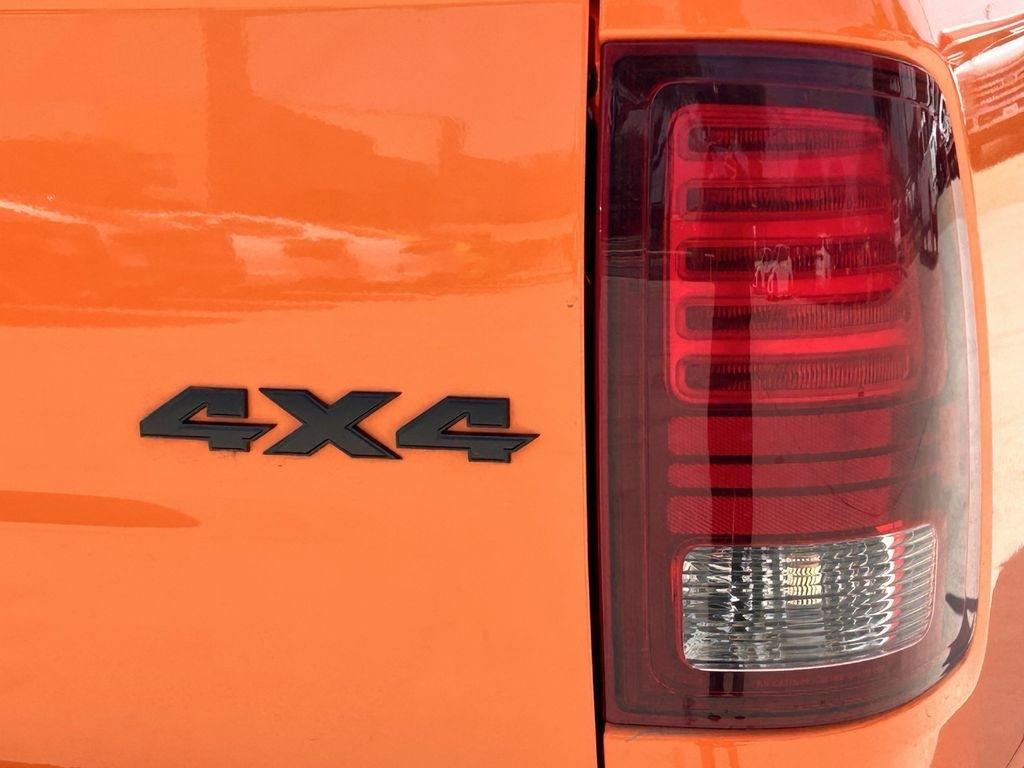 RAM 1500 Sport Crew Cab SWB 4WD 2015