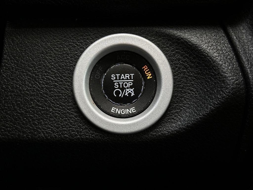 RAM 1500 Sport Crew Cab SWB 4WD 2015