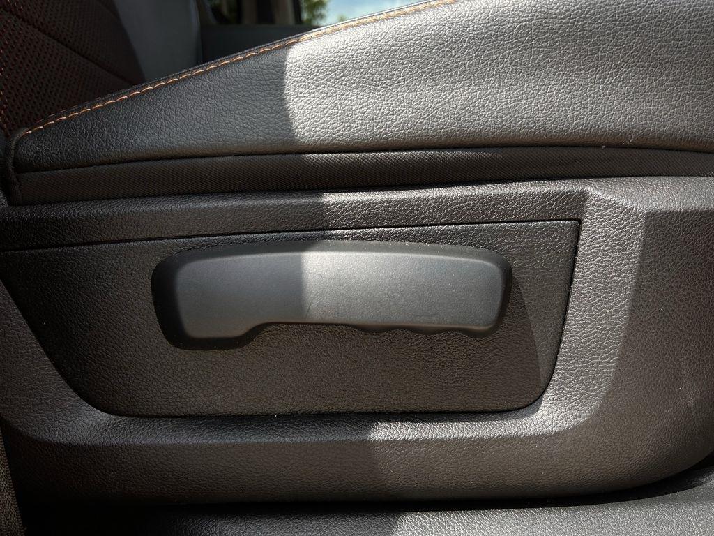 RAM 1500 Sport Crew Cab SWB 4WD 2015