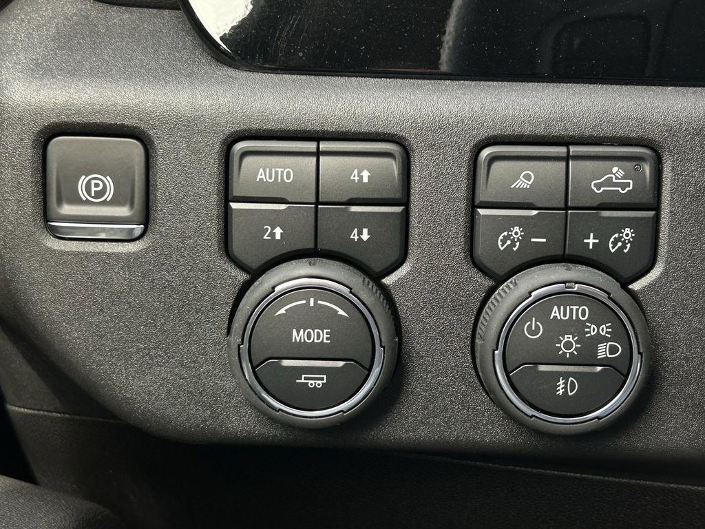 Chevrolet Silverado 2500HD  2025