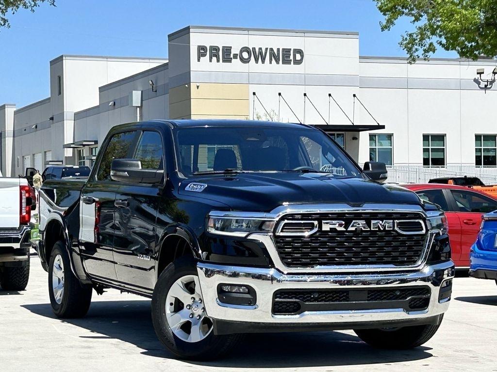 RAM 1500 Big Horn Crew Cab SWB 4WD 2025