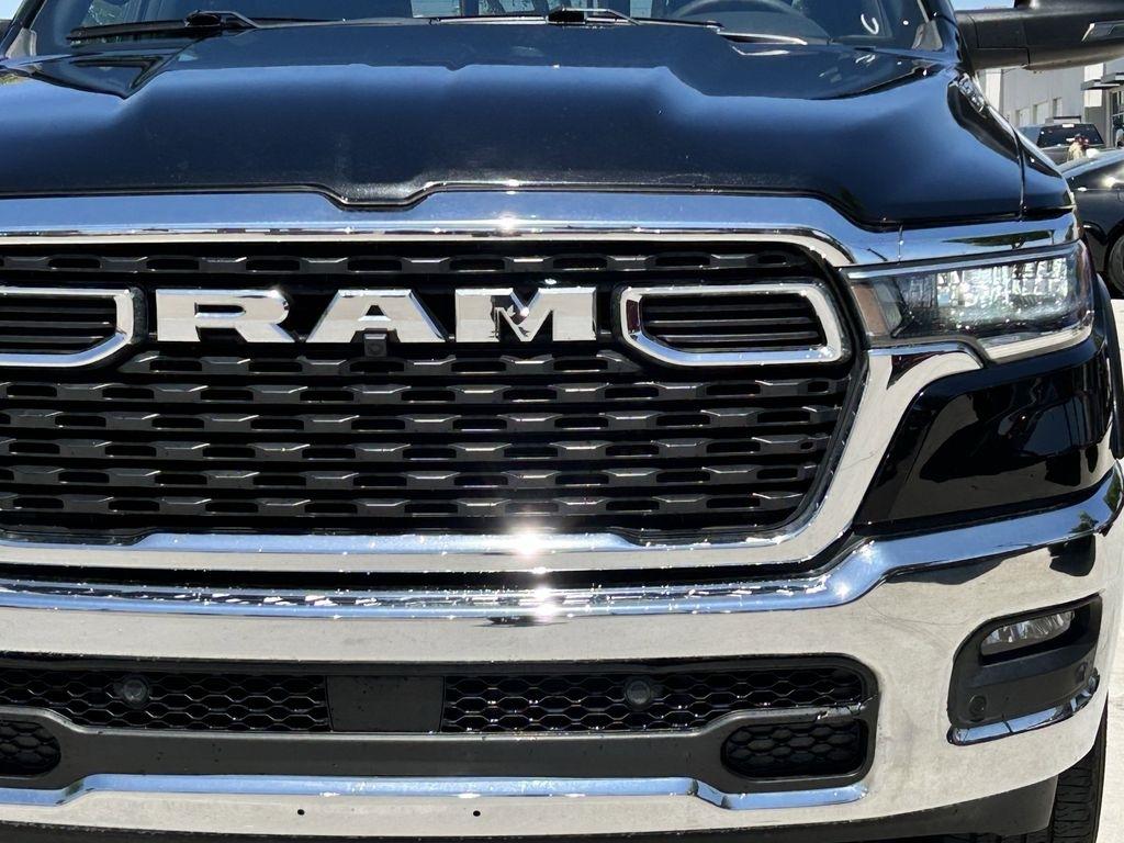 RAM 1500 Big Horn Crew Cab SWB 4WD 2025