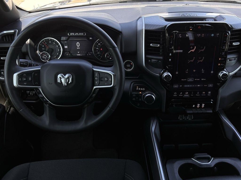 RAM 1500 Big Horn Crew Cab SWB 4WD 2025