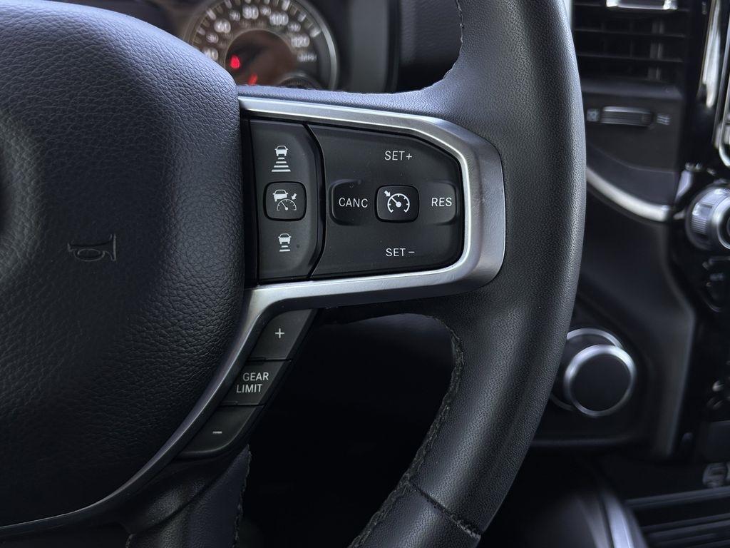 RAM 1500 Big Horn Crew Cab SWB 4WD 2025