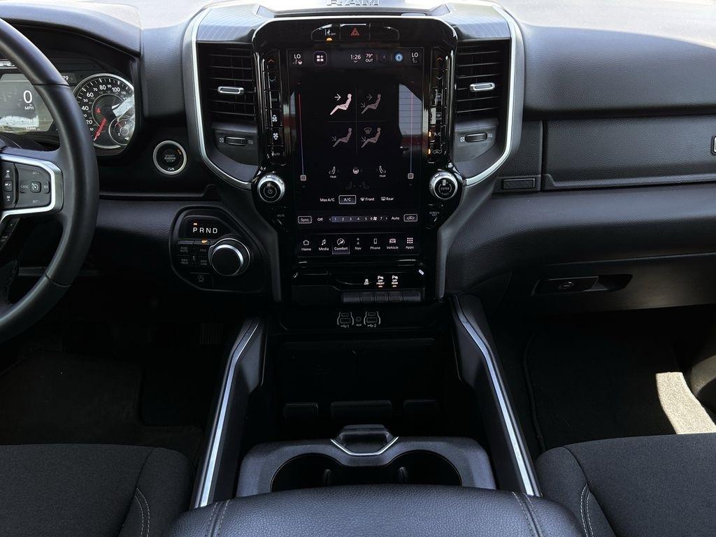 RAM 1500 Big Horn Crew Cab SWB 4WD 2025