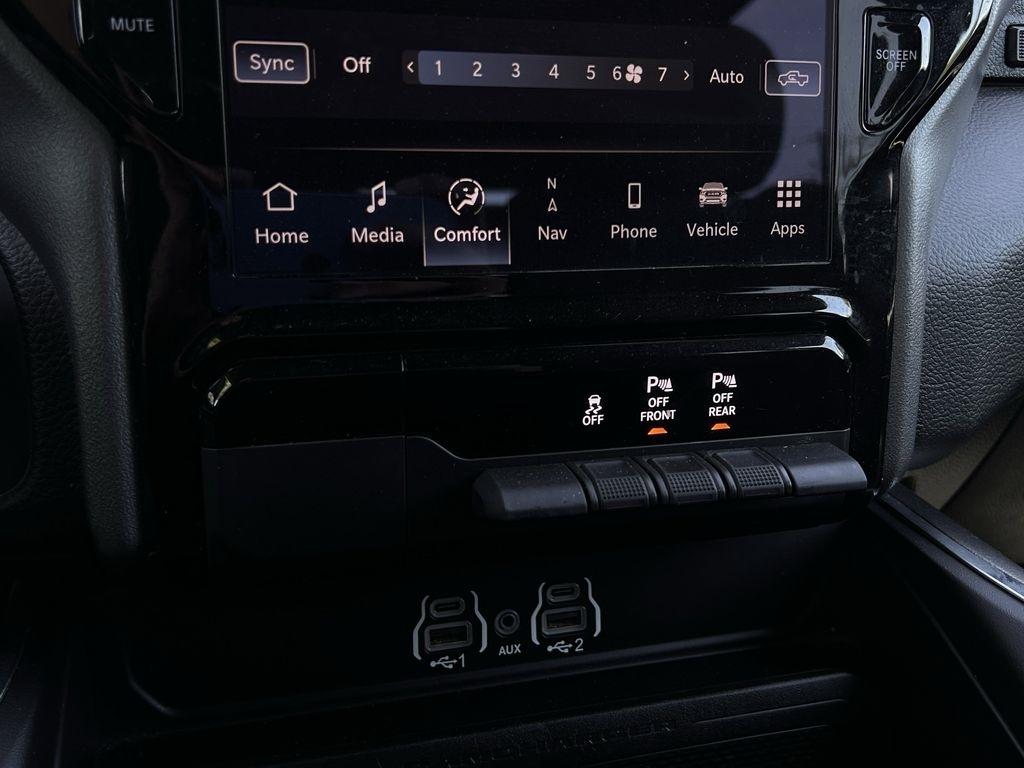 RAM 1500 Big Horn Crew Cab SWB 4WD 2025