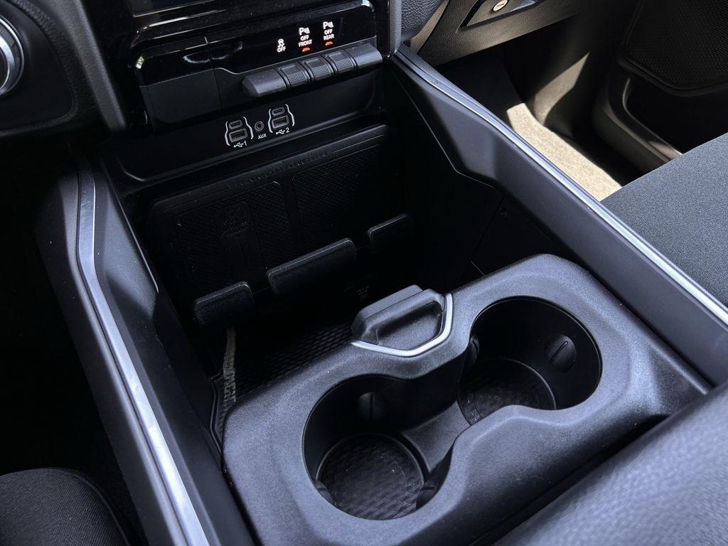 RAM 1500 Big Horn Crew Cab SWB 4WD 2025