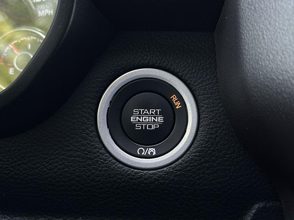 RAM 1500 Big Horn Crew Cab SWB 4WD 2025