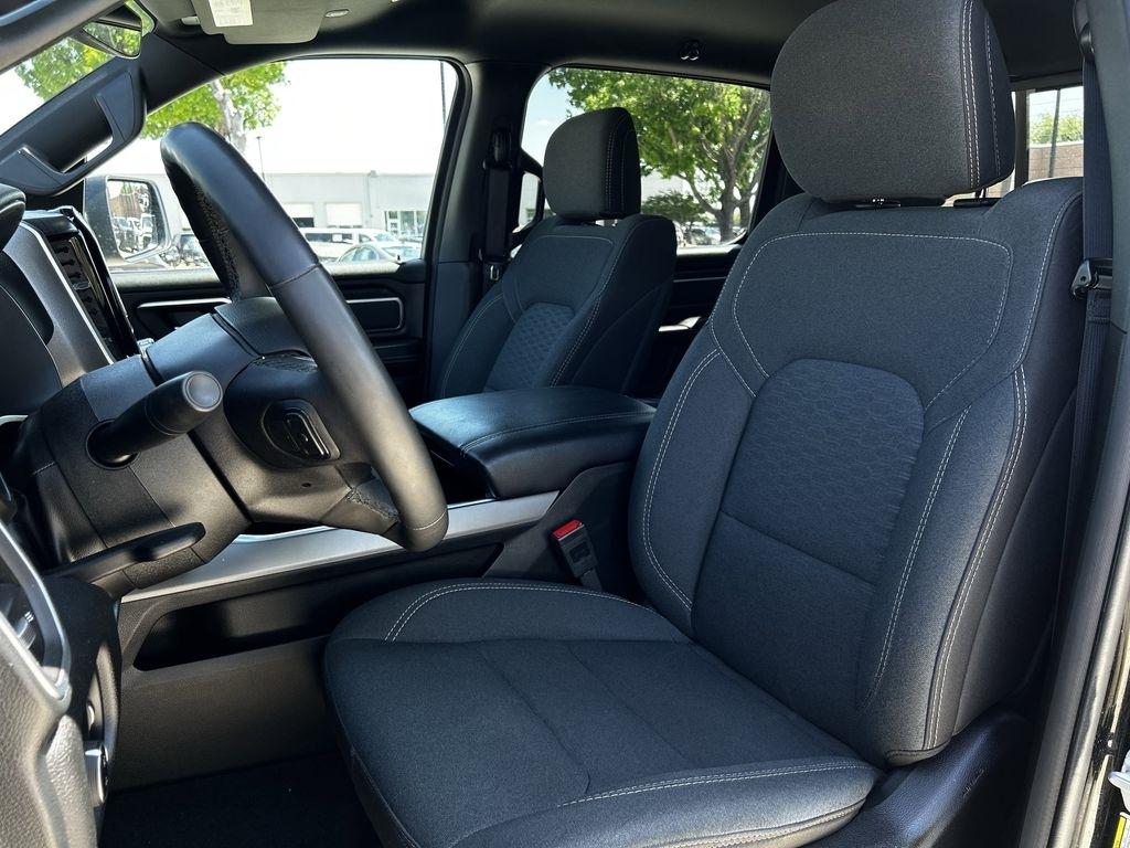 RAM 1500 Big Horn Crew Cab SWB 4WD 2025