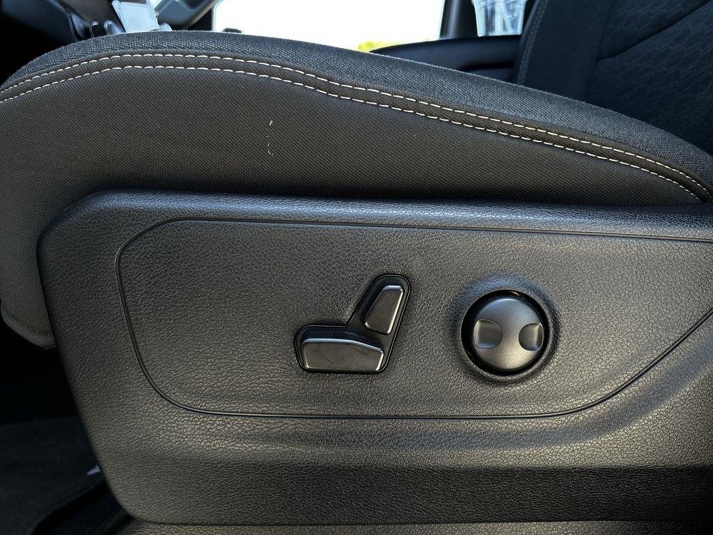 RAM 1500 Big Horn Crew Cab SWB 4WD 2025