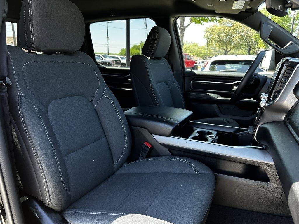 RAM 1500 Big Horn Crew Cab SWB 4WD 2025