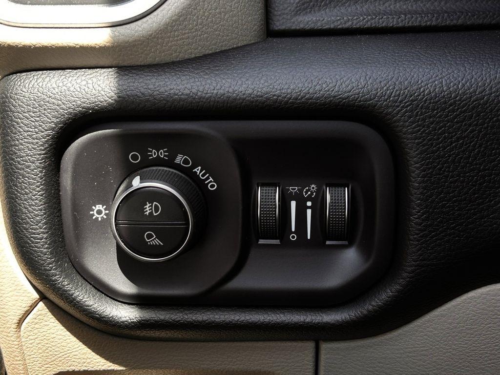 RAM 1500 Big Horn Crew Cab SWB 2WD 2019