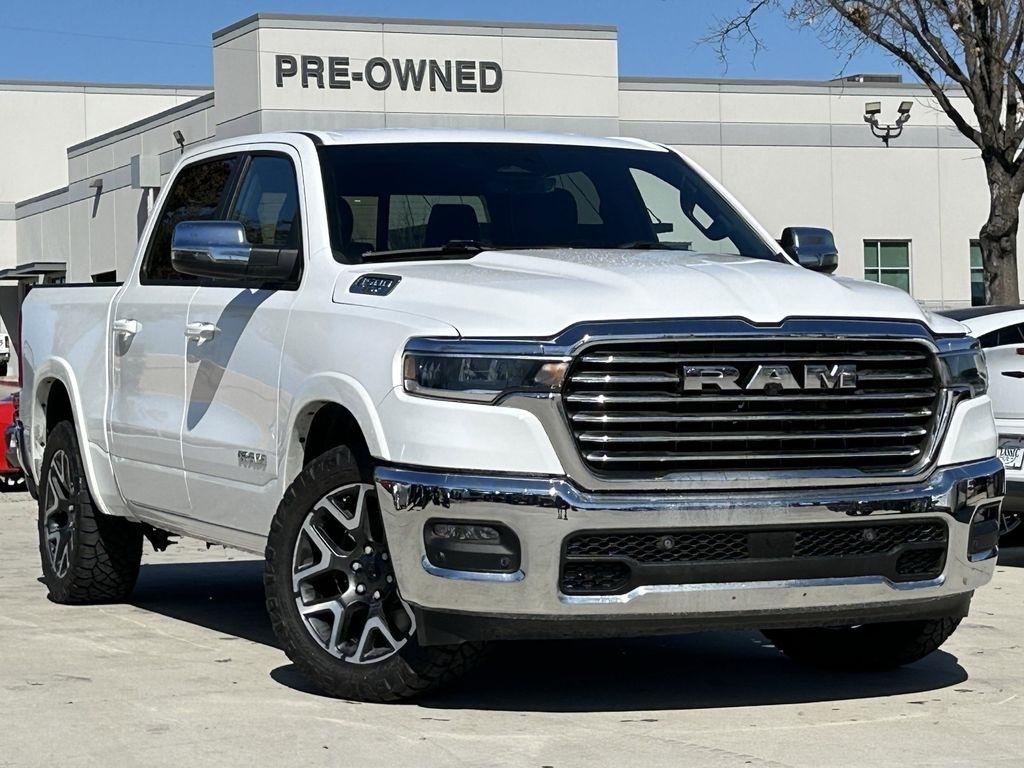 RAM 1500 Laramie Crew Cab SWB 4WD 2025
