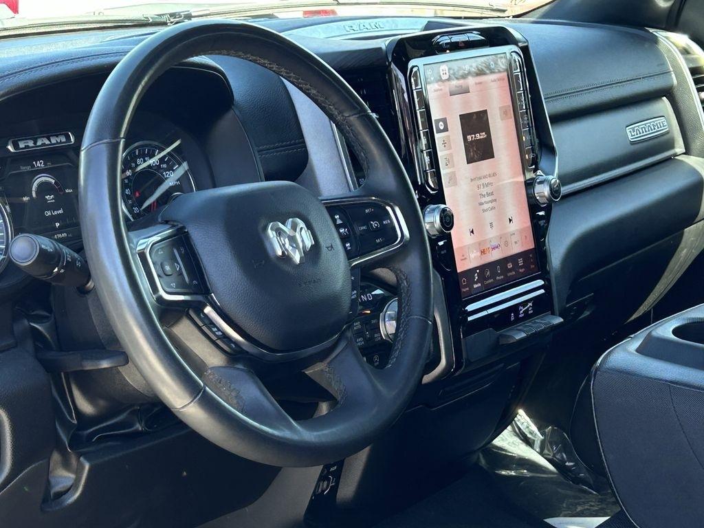 RAM 1500 Laramie Crew Cab SWB 4WD 2025