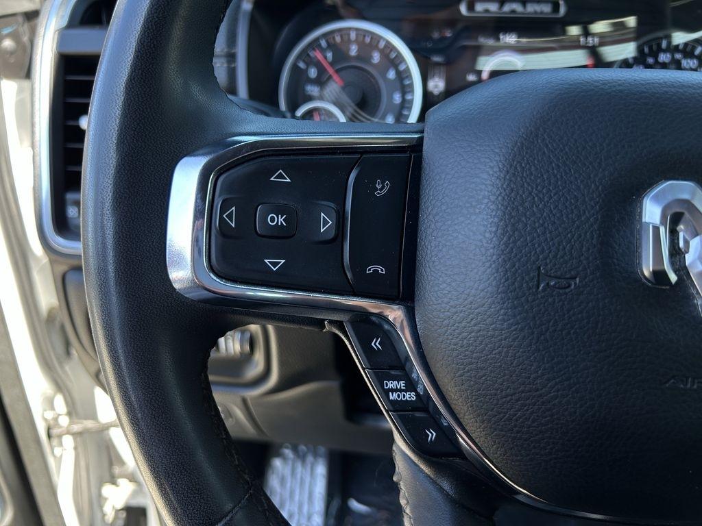 RAM 1500 Laramie Crew Cab SWB 4WD 2025