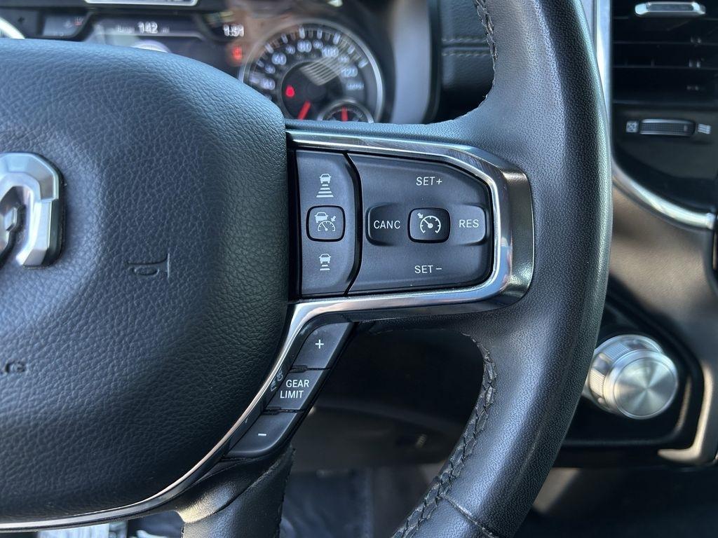 RAM 1500 Laramie Crew Cab SWB 4WD 2025