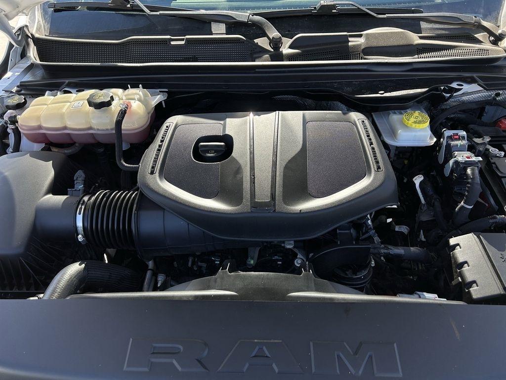 RAM 1500 Laramie Crew Cab SWB 4WD 2025