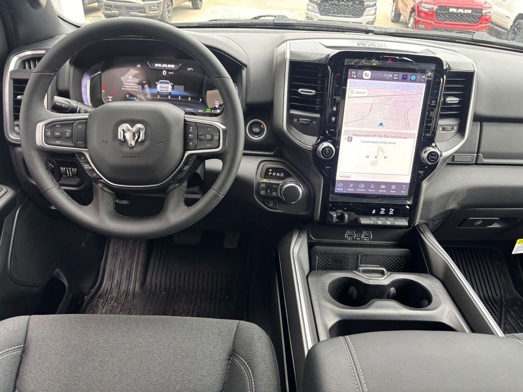 RAM 1500 Big Horn Crew Cab SWB 4WD 2026