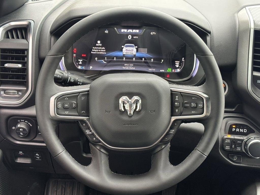 RAM 1500 Big Horn Crew Cab SWB 4WD 2026