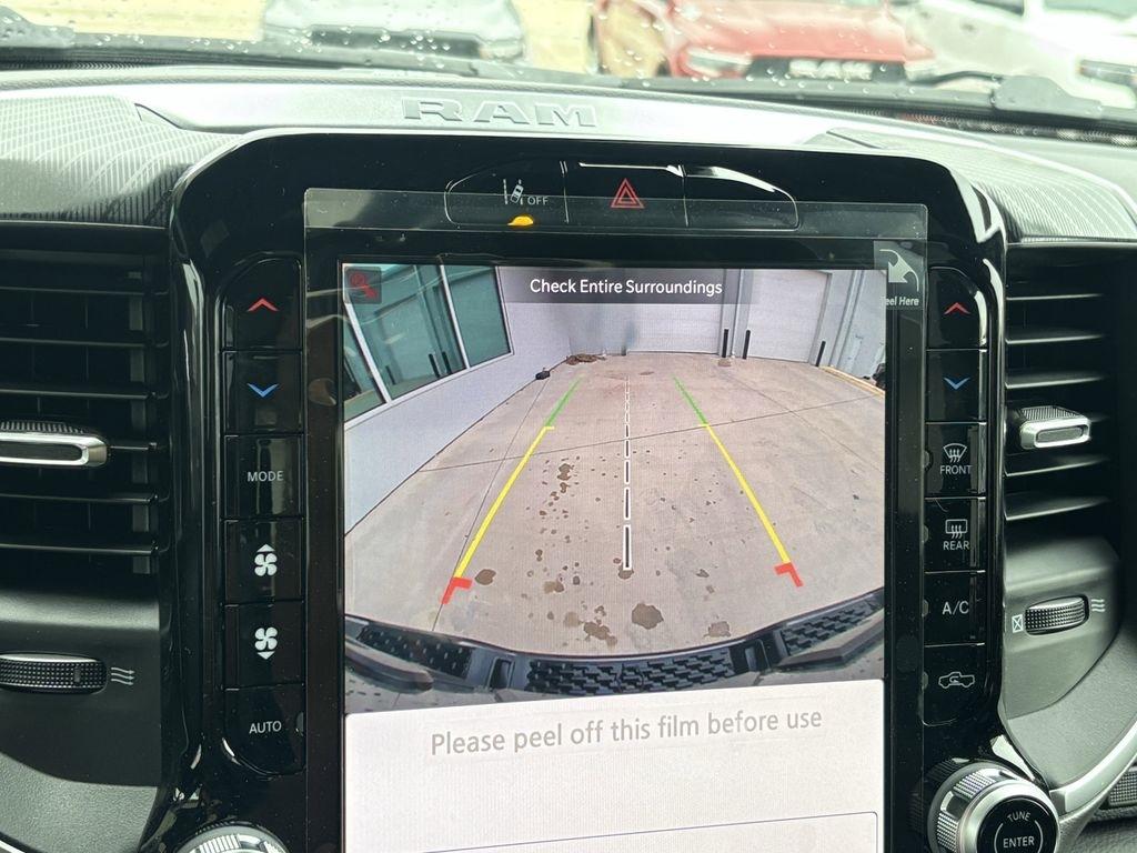 RAM 1500 Big Horn Crew Cab SWB 4WD 2026