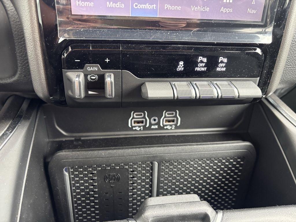 RAM 1500 Big Horn Crew Cab SWB 4WD 2026