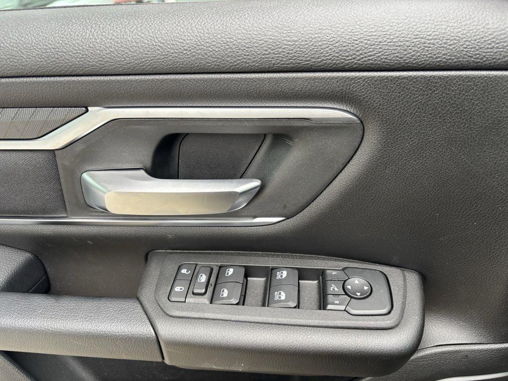 RAM 1500 Big Horn Crew Cab SWB 4WD 2026