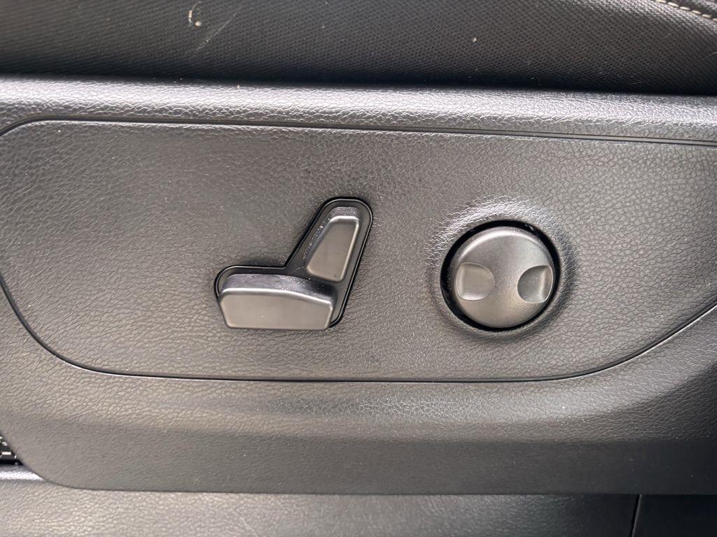 RAM 1500 Big Horn Crew Cab SWB 4WD 2026