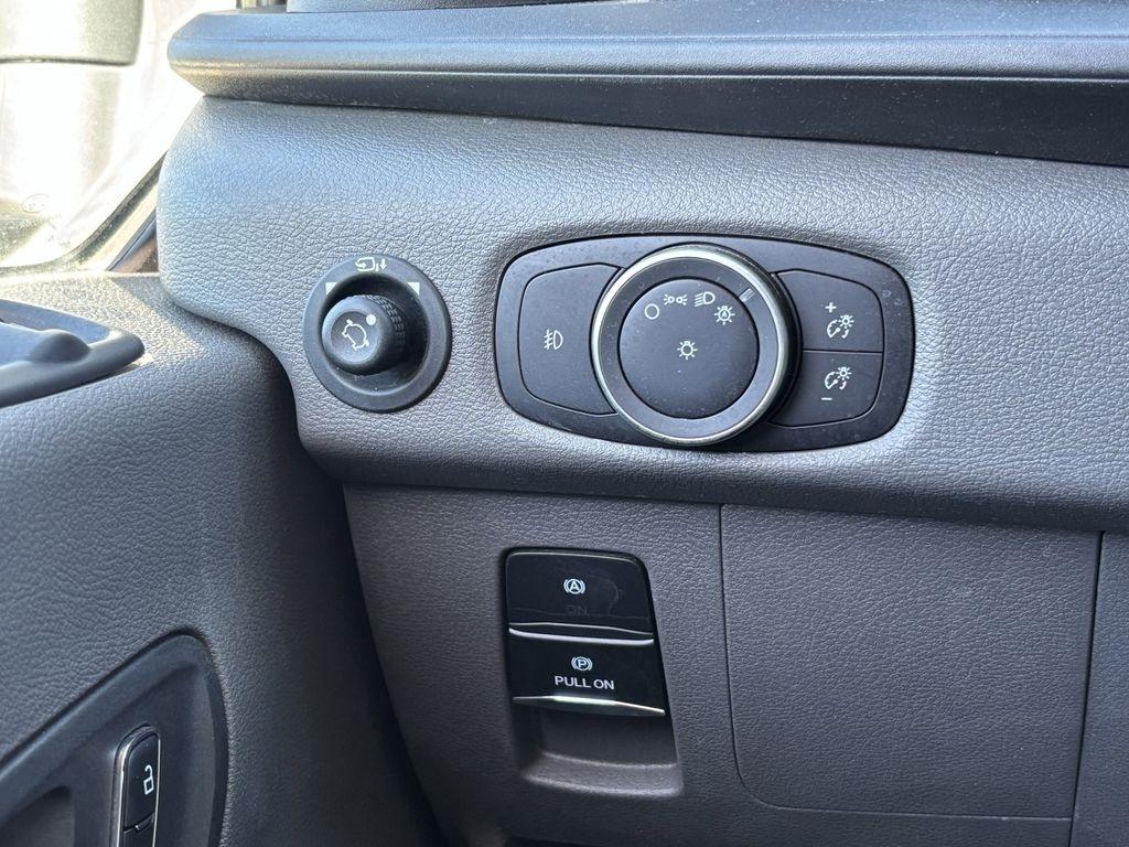 Ford Transit 350 Wagon Low Roof XLT w/Sliding Pass. 148-in. WB 2023