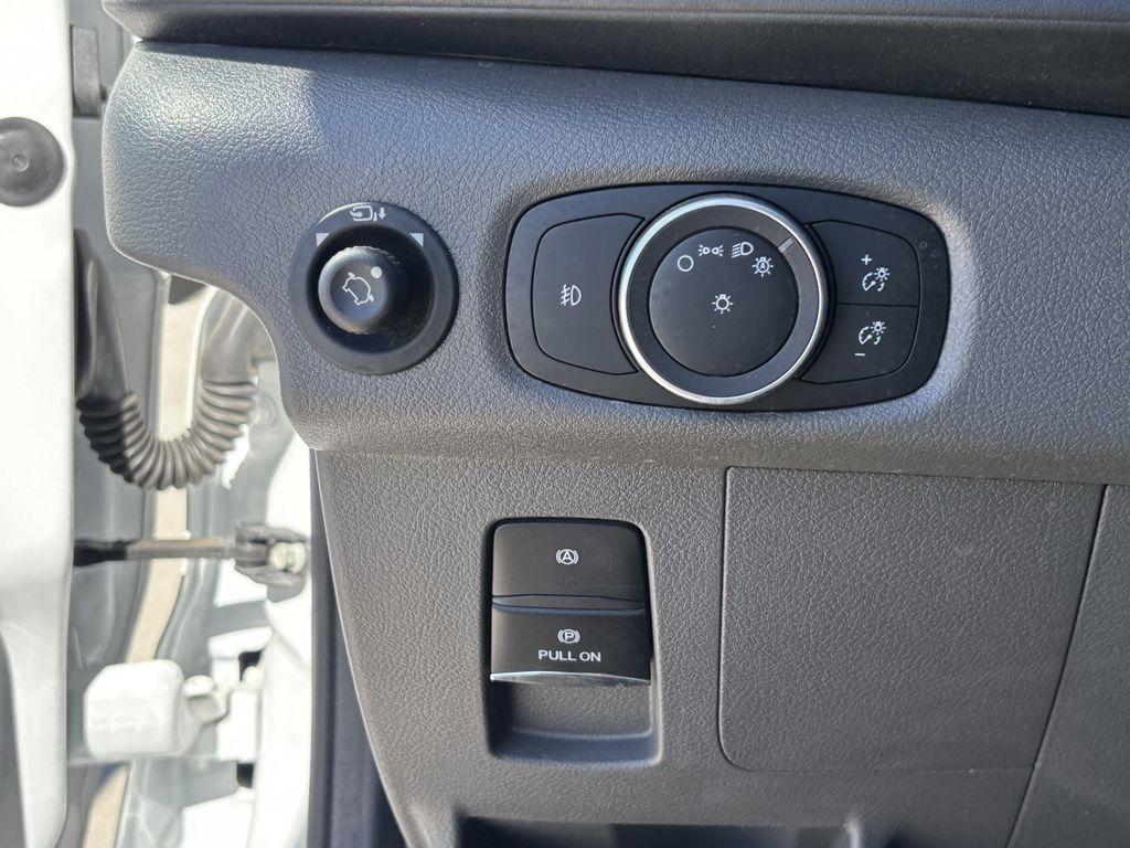 Ford Transit 350 Wagon Low Roof XLT w/Sliding Pass. 148-in. WB 2023