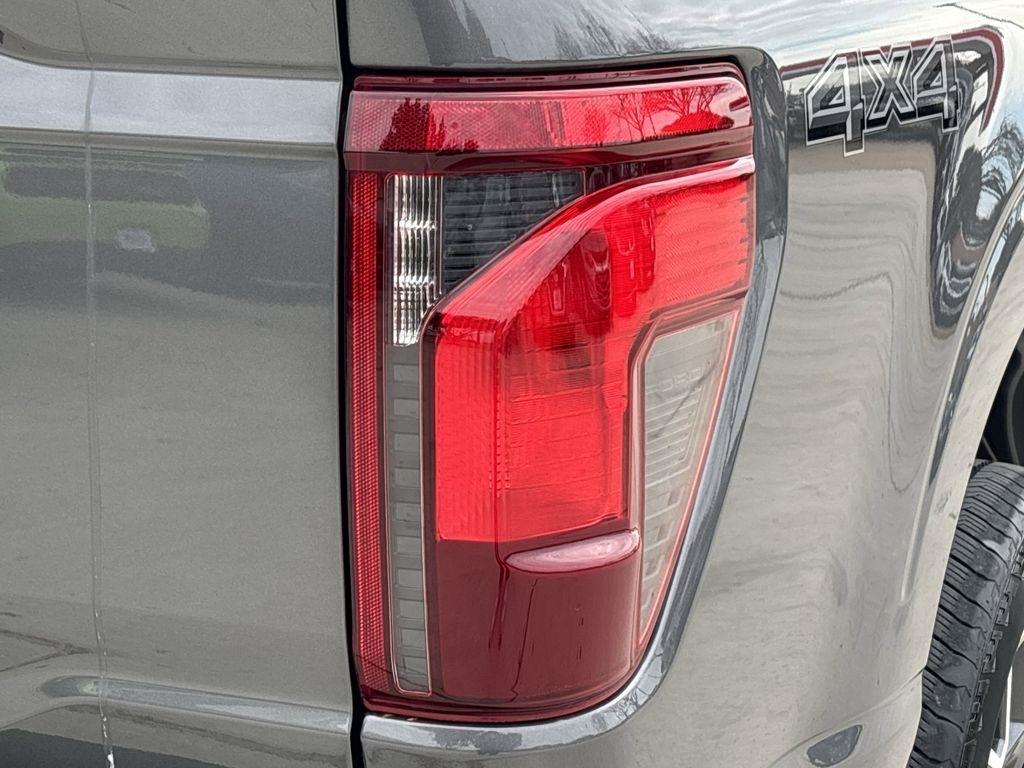 Ford F-150 STX SuperCrew 4WD 2024